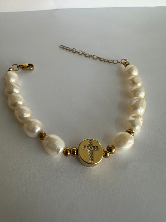 Natural Cultural Freshwater Pearl Bracelet with Cross